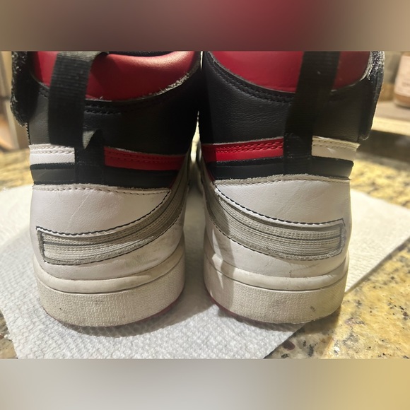 Nike Air Jordan 1 High Retro FlyEase, Black Toe / Gym Red, Men’s 10, Pre-Loved - Picture 9 of 10